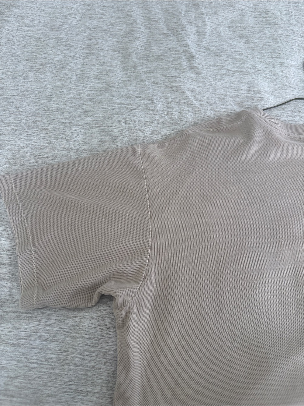 ATM Anthony Thomas Melillo Boxy Short Sleeve Tee in Taupe with Contrast Pocket - Picture 4 of 5